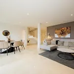 Penthouse With Sea Views In Nueva Andalucia