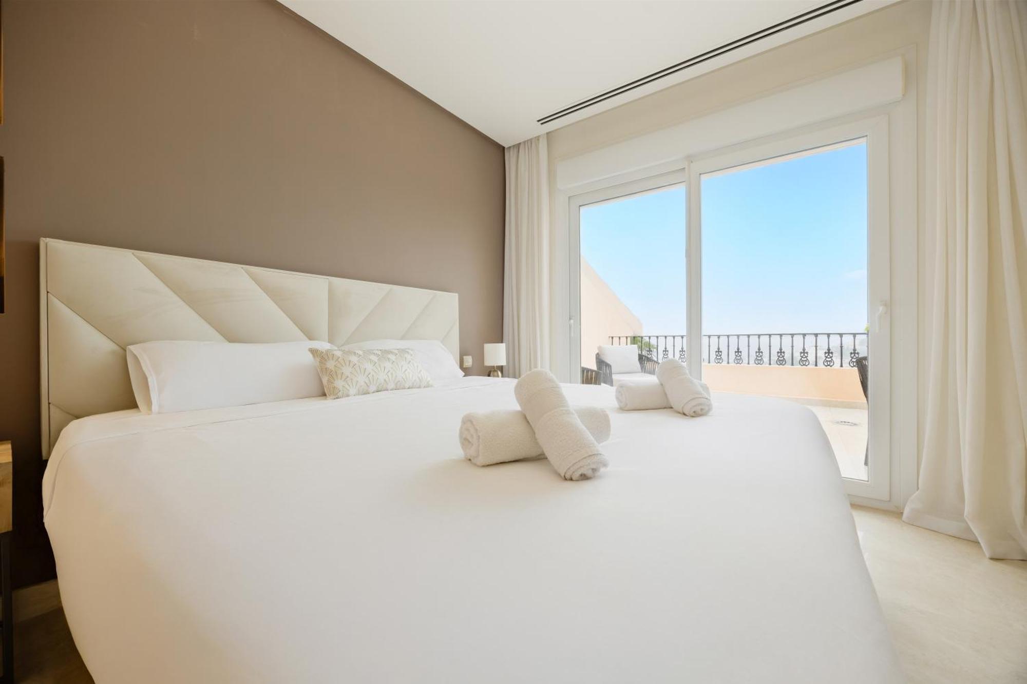 Apartamento Penthouse With Sea Views In Nueva Andalucia Marbella