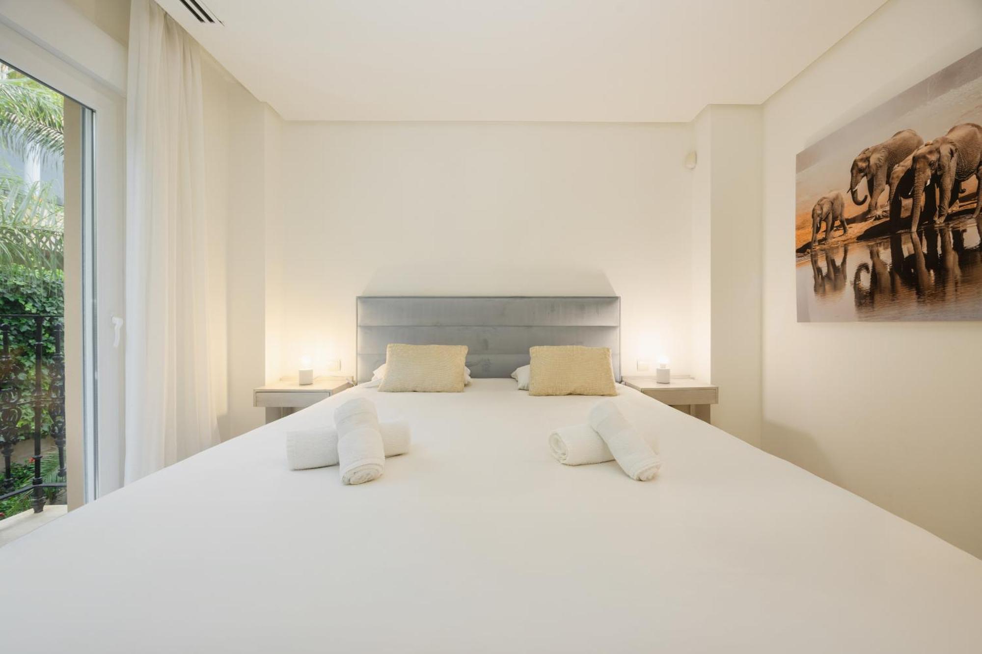 Penthouse With Sea Views In Nueva Andalucia *